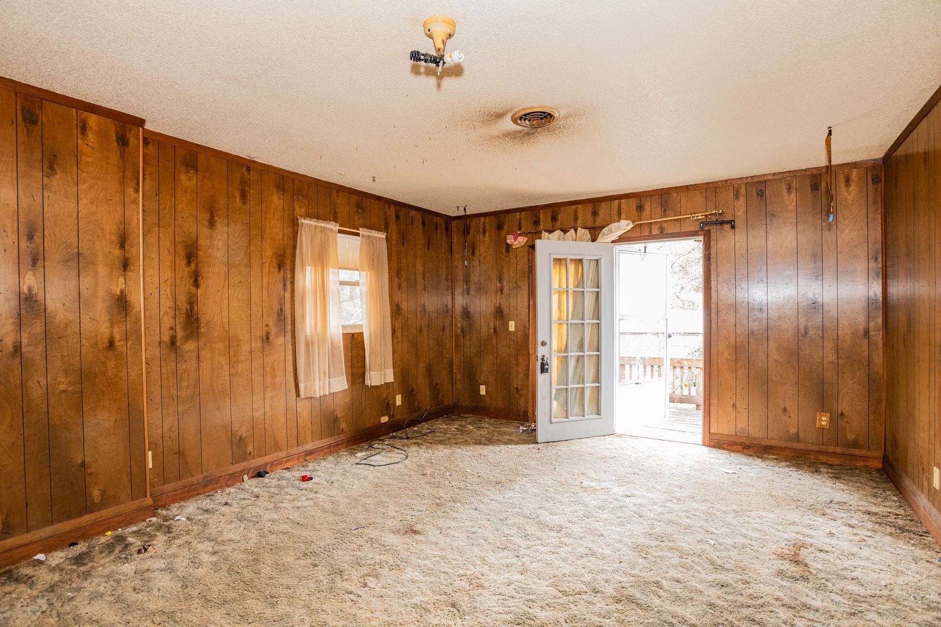 2434 Greenbriar Road Waverly, TN 37185 - Photo 7 of 21 a view of an empty room with a window