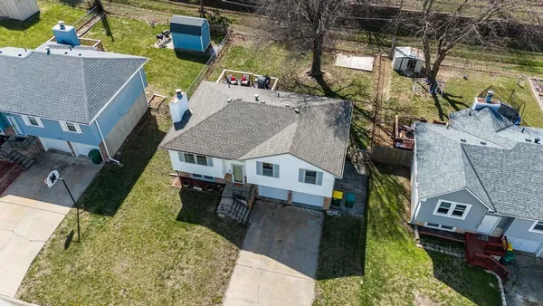 $325,000 | 10831 Cleveland Avenue, Kansas City, KS 66109