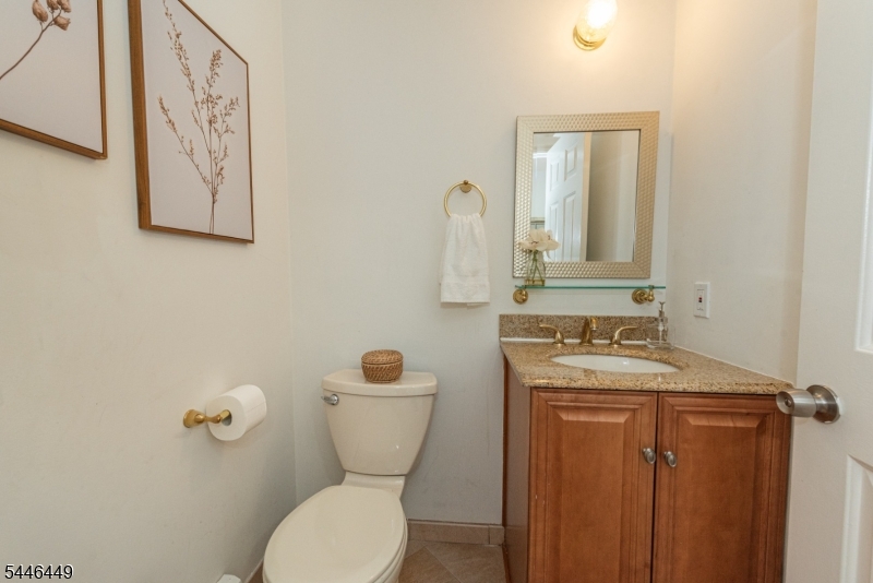 19 Matthew Road Wayne, NJ 07470 - Photo 12 of 24