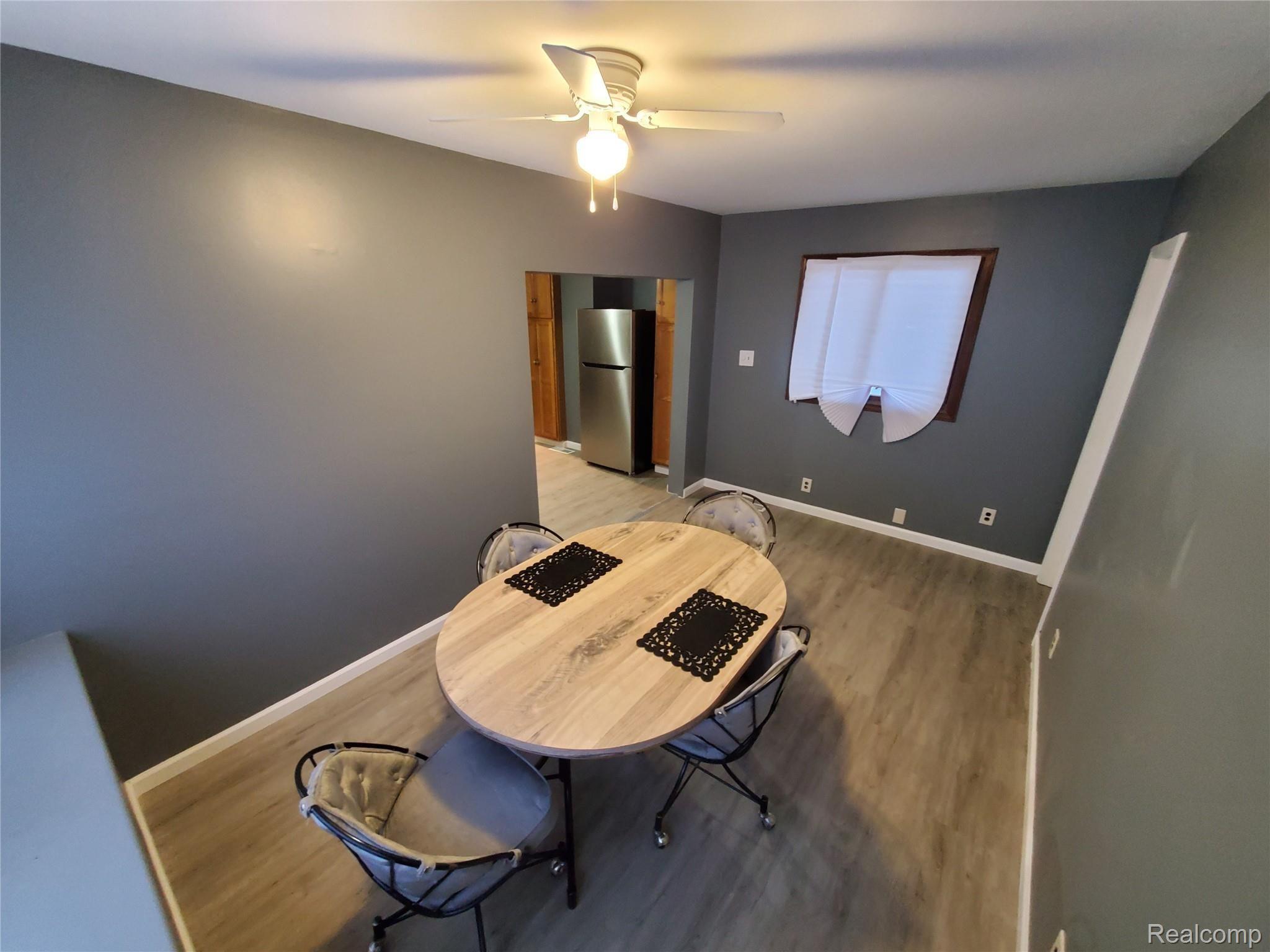 1397 South Graham Road Flint, MI 48532 - Photo 12 of 38 14) Dining Room with table _ chairs - 14x8 - 1397 S Graham Rd. Flint, MI (2)