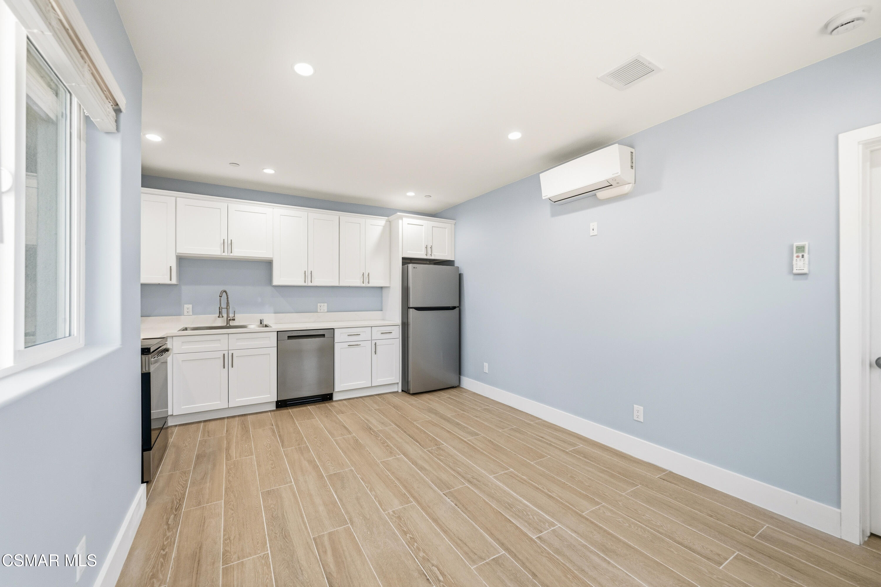 13104 Filmore Street Pacoima, CA 91331 - Photo 3 of 10 CS1_7520