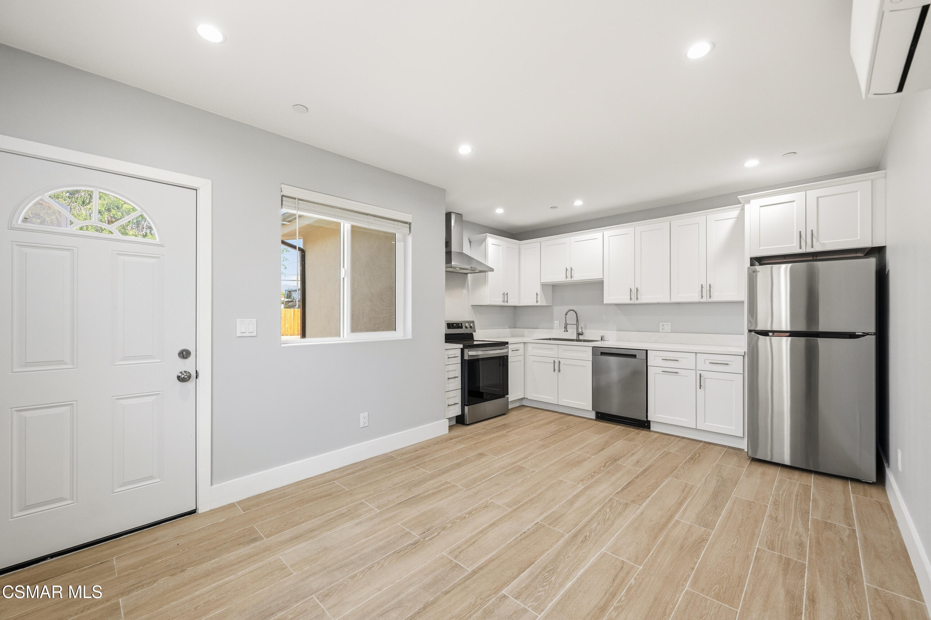 13104 Filmore Street Pacoima, CA 91331 - Photo 4 of 10 CS1_7527