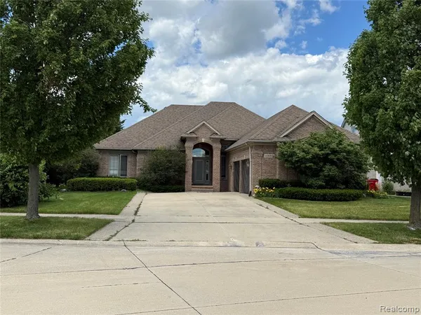 $499,900 | 21683 Trevor Court, Macomb, MI 48044