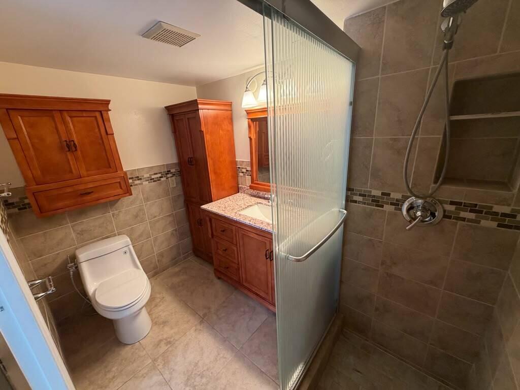 2977 Riverside Drive Coral Springs, FL 33065 - Photo 16 of 24 WhatsApp Image 2026-06-28 at 16.50.53 (5
