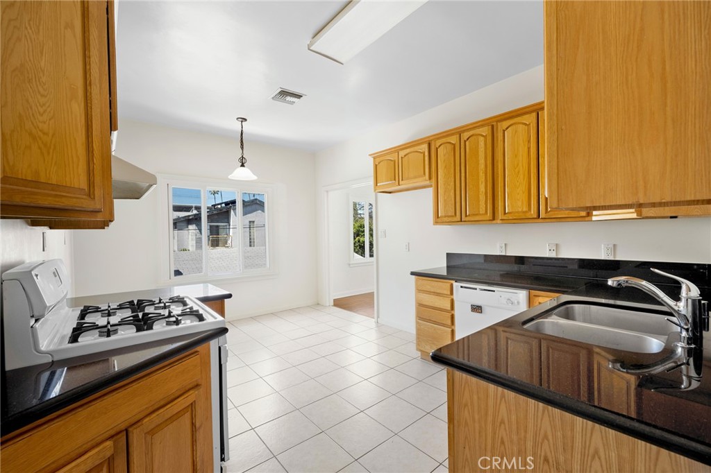 216 East Windsor Road, Unit 3 Glendale, CA 91205 - Photo 9 of 19