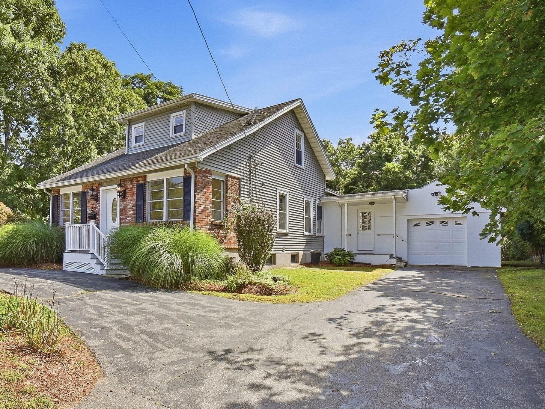550 Sunderland Road Worcester, MA 01604 - Photo 2 of 30 Gallery Image 2