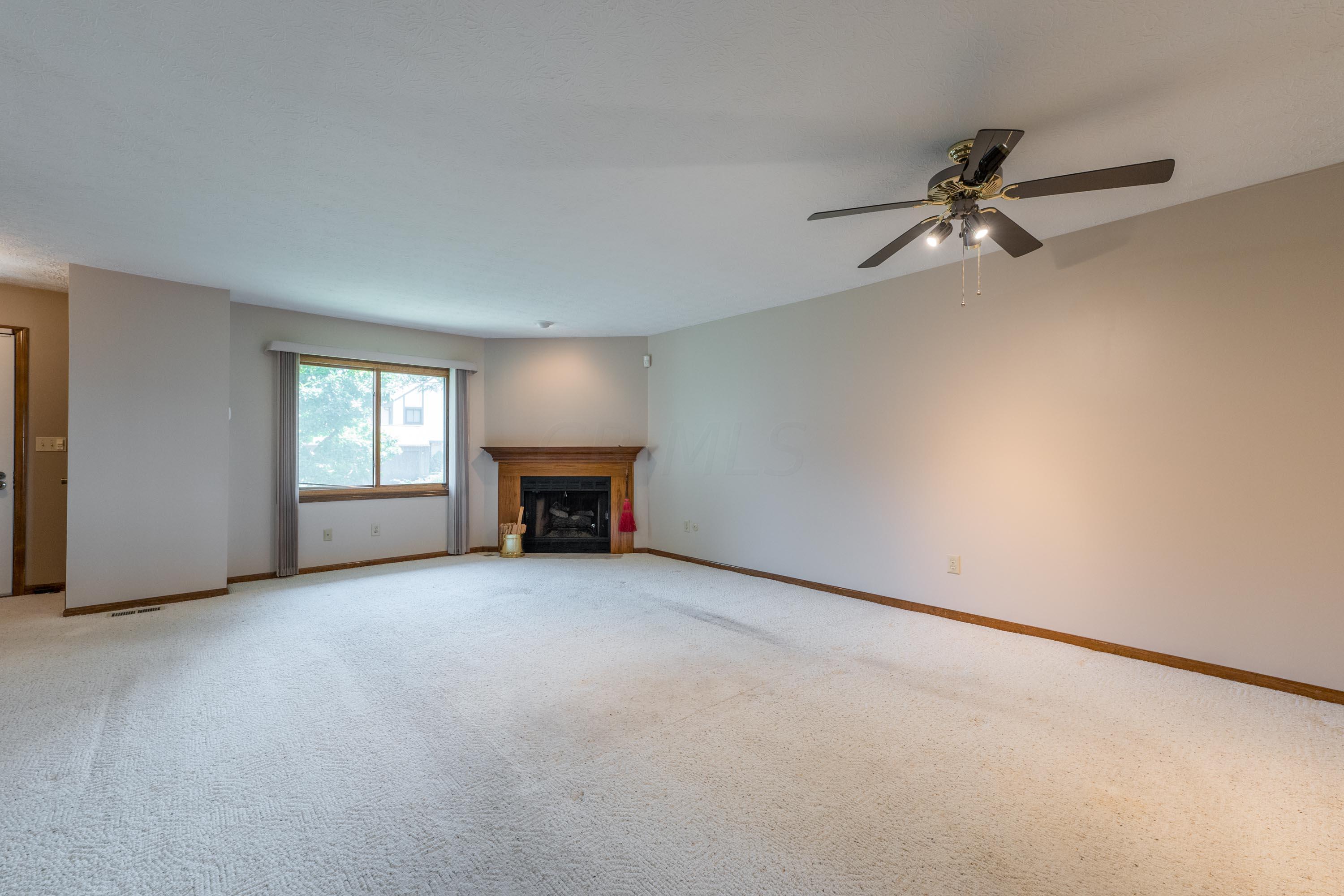 5275 Timberline Road, Unit 147 Columbus, OH 43220 - Photo 4 of 41 Great Room