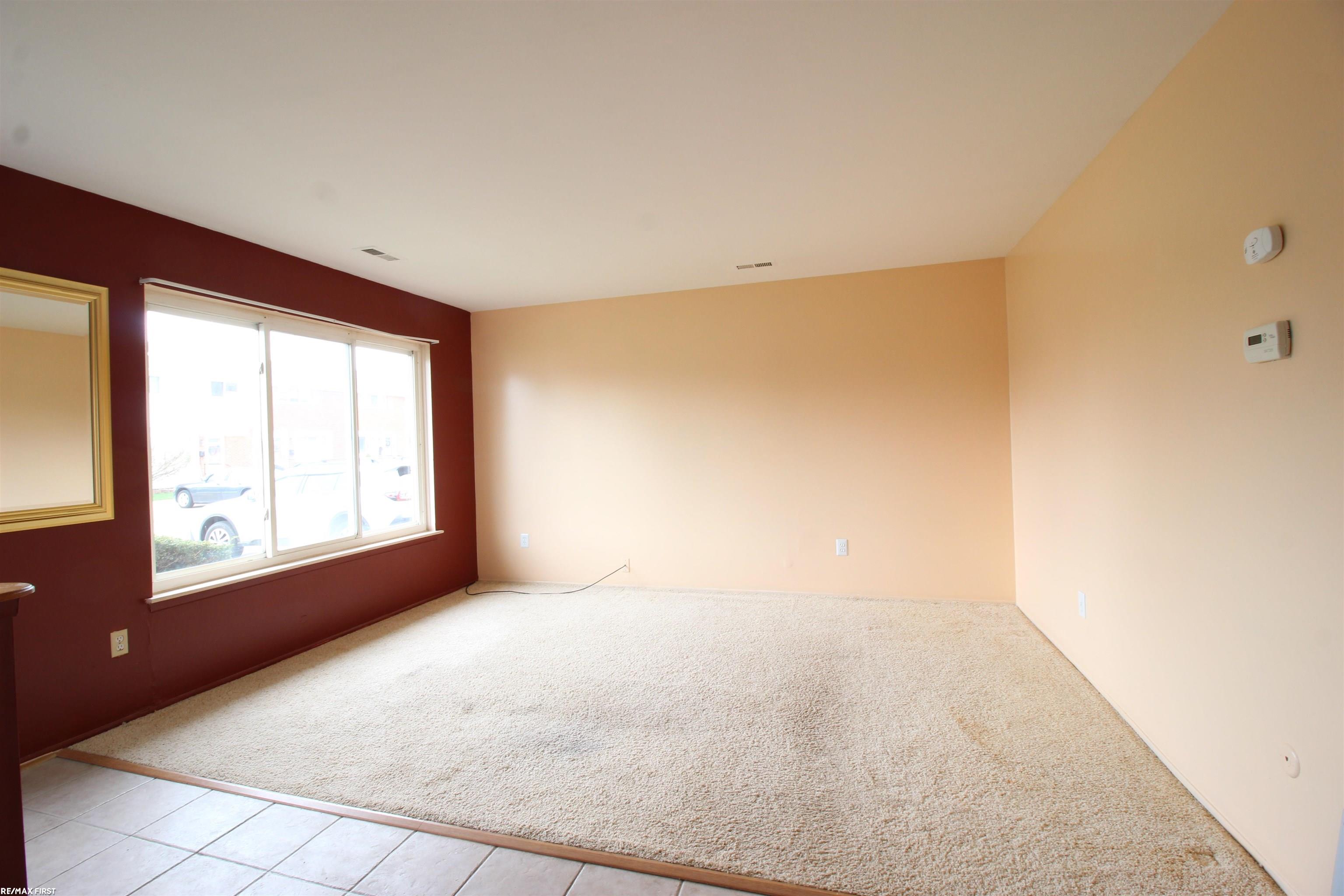 20385 15 Mile Road Clinton Township, MI 48035 - Photo 4 of 14 50106271-3.JPG