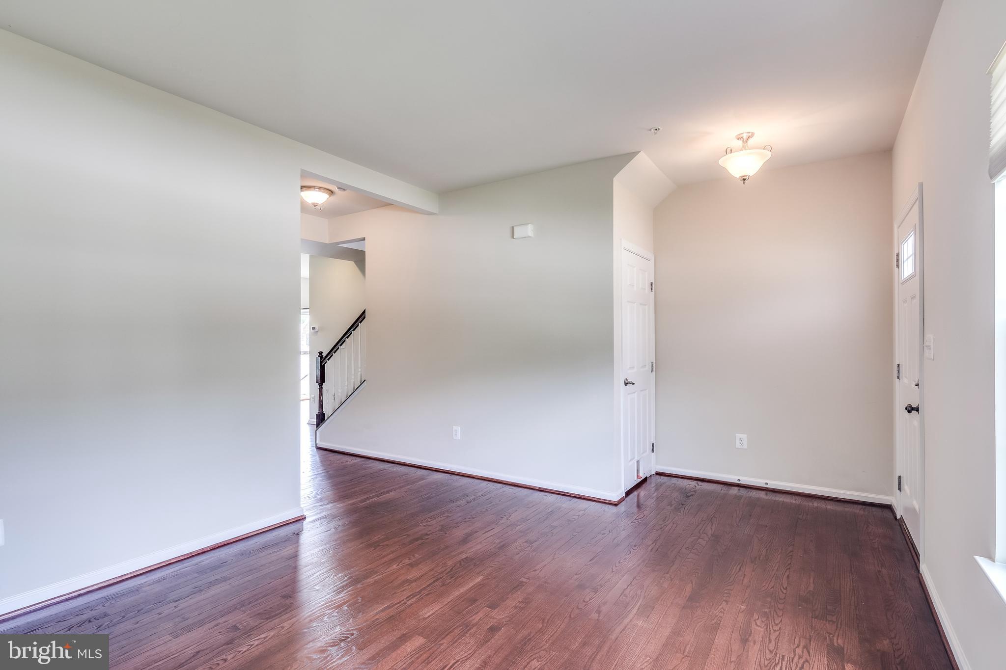 7162 Long View Road Columbia, MD 21044 - Photo 10 of 45 Living room