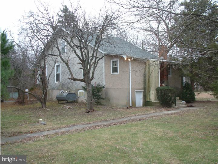 1014 Schoolhouse Road Perkasie, PA 18944 - Photo 4 of 11 Exterior Side