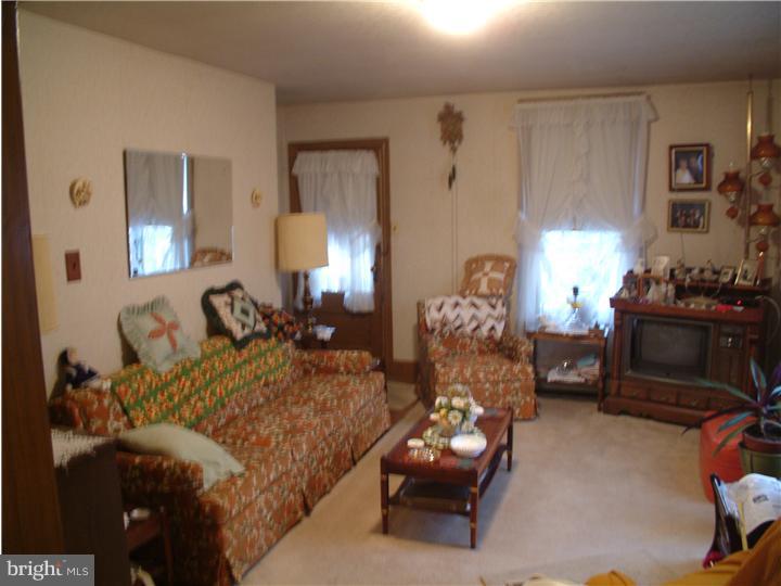 1014 Schoolhouse Road Perkasie, PA 18944 - Photo 9 of 11 Living Room