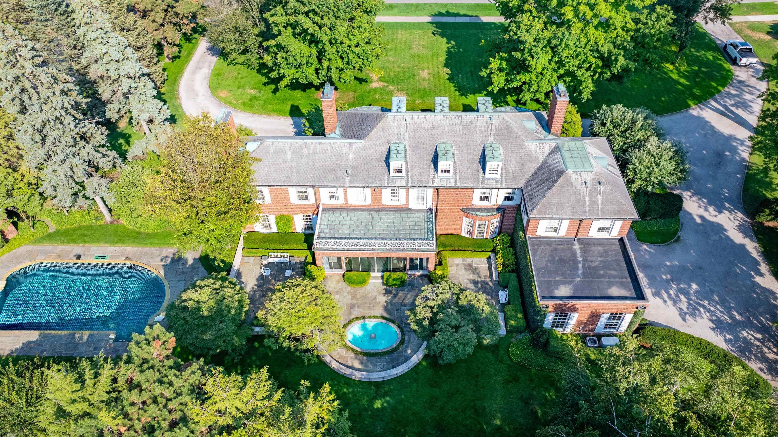 309 Lake Shore Road Grosse Pointe Farms, MI 48236 - Photo 4 of 5