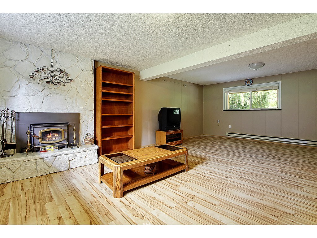 415 220th Street Southwest Bothell, WA 98021 - Photo 4 of 15