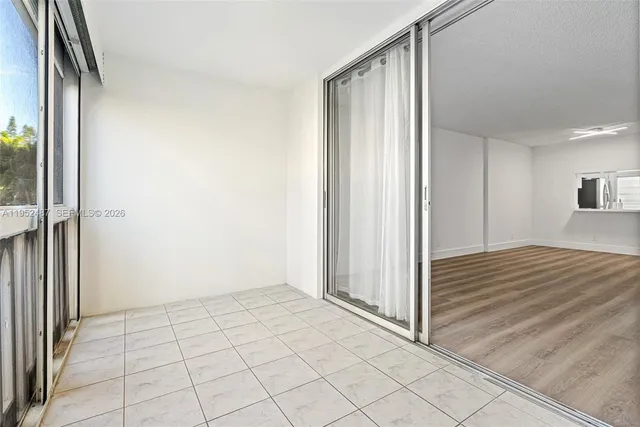 $1,900 | 901 Northeast 14th Avenue, Unit 205, Hallandale Beach, FL 33009