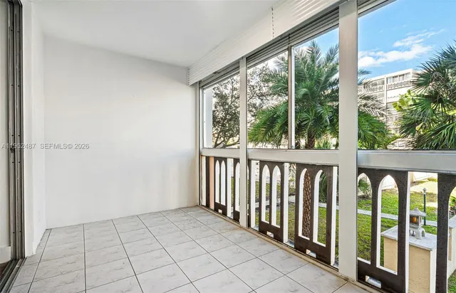 $1,900 | 901 Northeast 14th Avenue, Unit 205, Hallandale Beach, FL 33009
