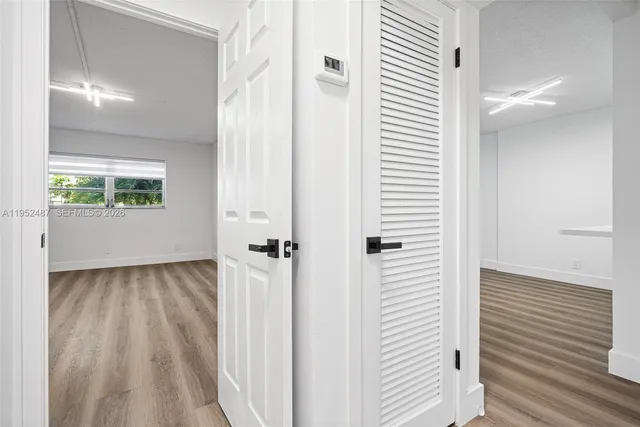 $1,900 | 901 Northeast 14th Avenue, Unit 205, Hallandale Beach, FL 33009