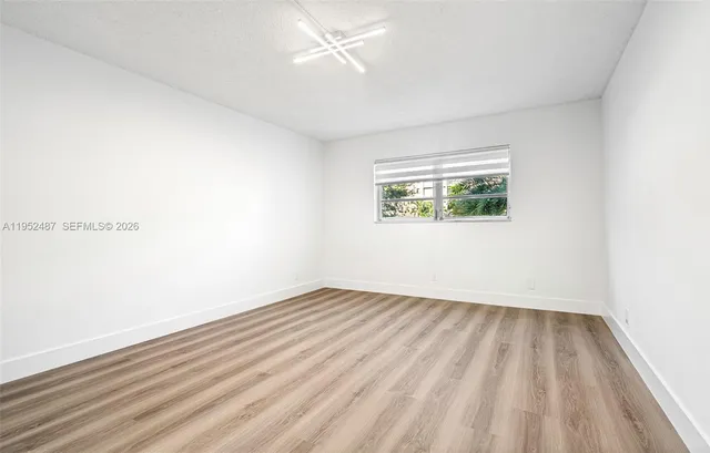 $1,900 | 901 Northeast 14th Avenue, Unit 205, Hallandale Beach, FL 33009