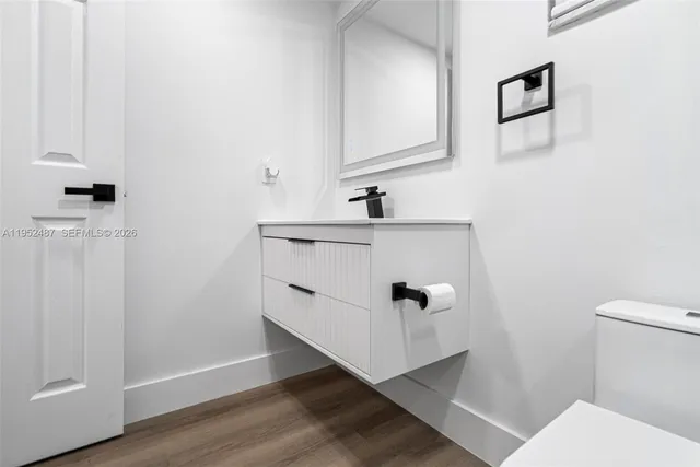 $1,900 | 901 Northeast 14th Avenue, Unit 205, Hallandale Beach, FL 33009