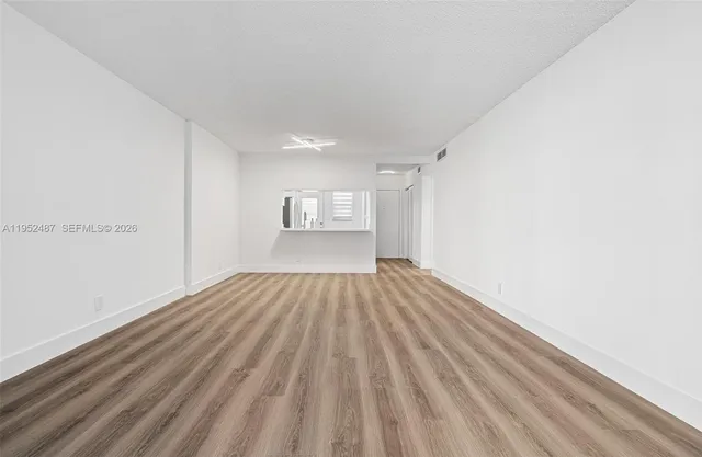 $1,900 | 901 Northeast 14th Avenue, Unit 205, Hallandale Beach, FL 33009