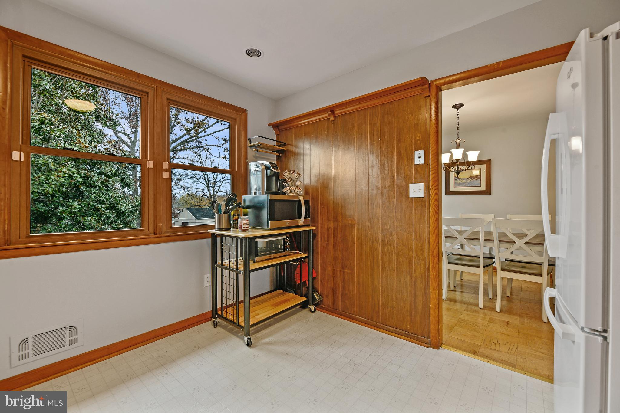 2404 Cider Mill Road Baltimore, MD 21234 - Photo 12 of 33 kitchen