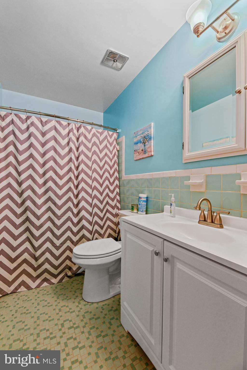 2404 Cider Mill Road Baltimore, MD 21234 - Photo 19 of 33 main level full bath