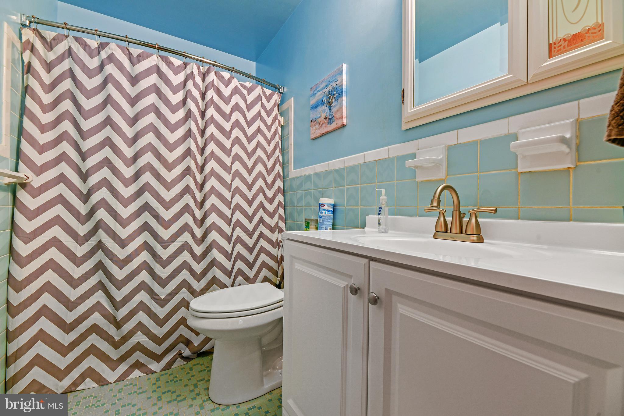 2404 Cider Mill Road Baltimore, MD 21234 - Photo 20 of 33 main level full bath