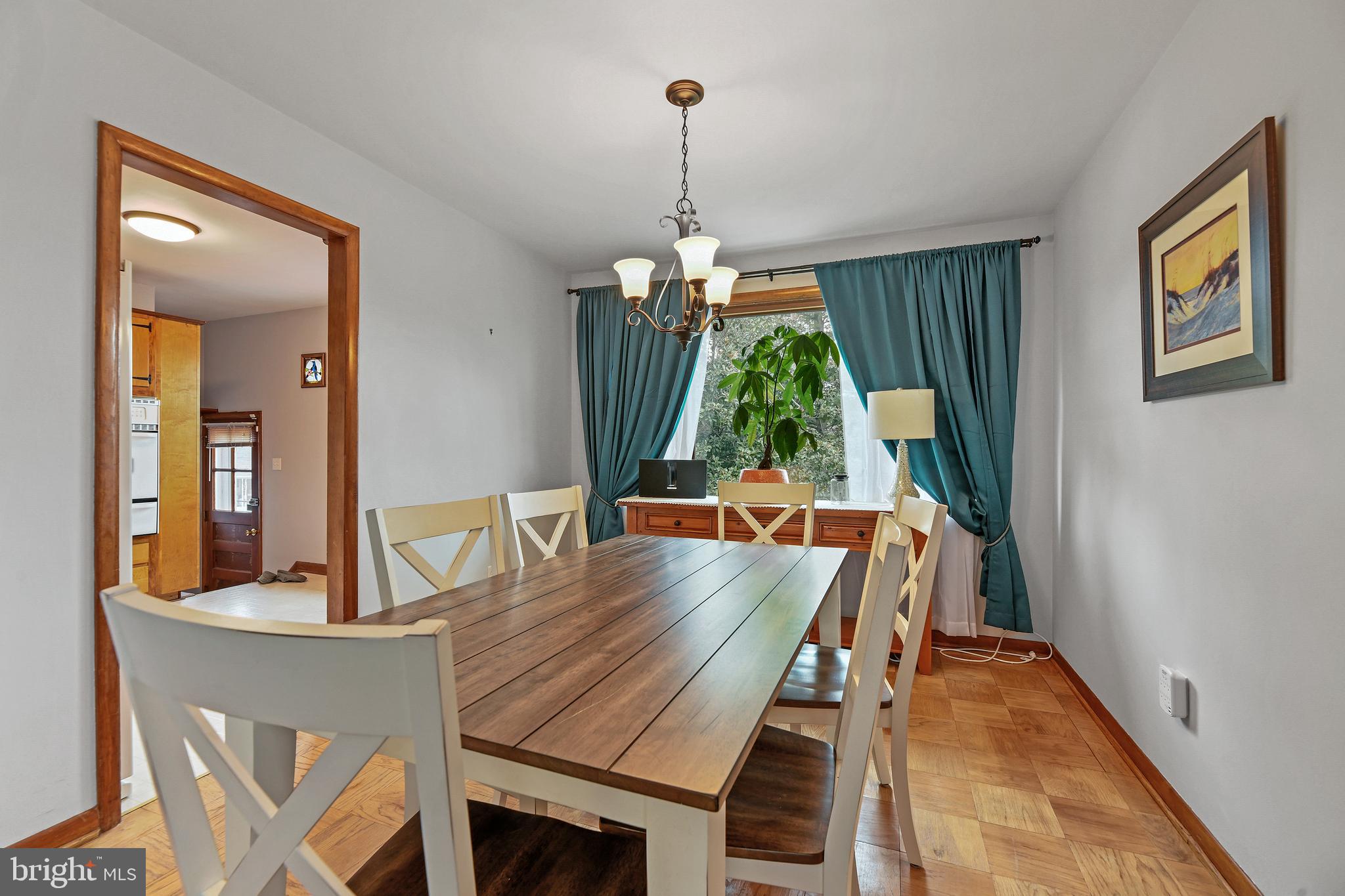 2404 Cider Mill Road Baltimore, MD 21234 - Photo 7 of 33 dining area
