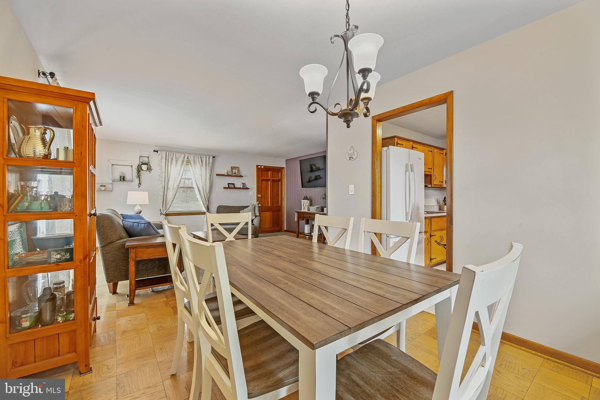 2404 Cider Mill Road Baltimore, MD 21234 - Photo 8 of 33 dining area