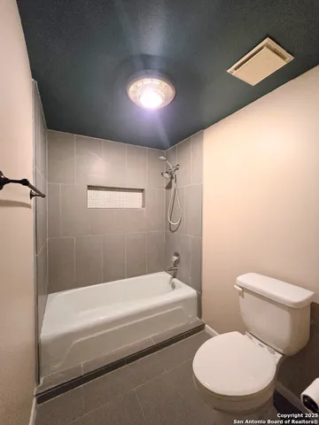 $2,000 | 3103 Eisenhauer Road, Unit J3, San Antonio, TX 78209