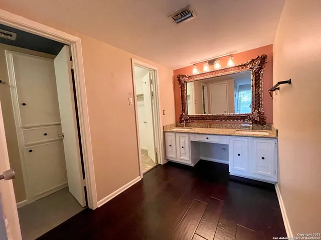 $2,000 | 3103 Eisenhauer Road, Unit J3, San Antonio, TX 78209