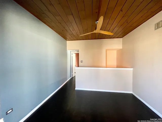 $2,000 | 3103 Eisenhauer Road, Unit J3, San Antonio, TX 78209