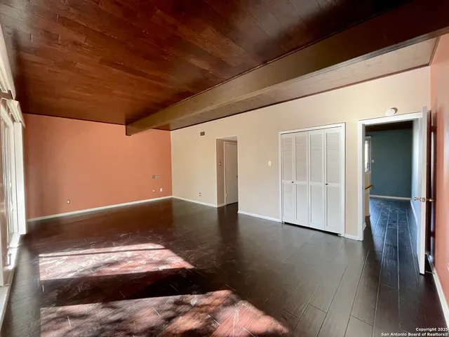 $2,000 | 3103 Eisenhauer Road, Unit J3, San Antonio, TX 78209