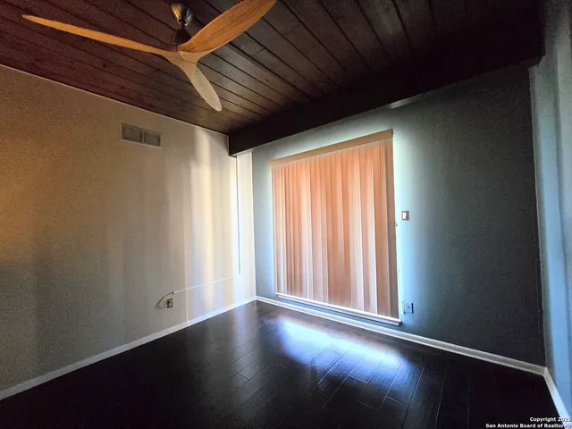 $2,000 | 3103 Eisenhauer Road, Unit J3, San Antonio, TX 78209