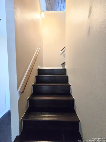 $2,000 | 3103 Eisenhauer Road, Unit J3, San Antonio, TX 78209