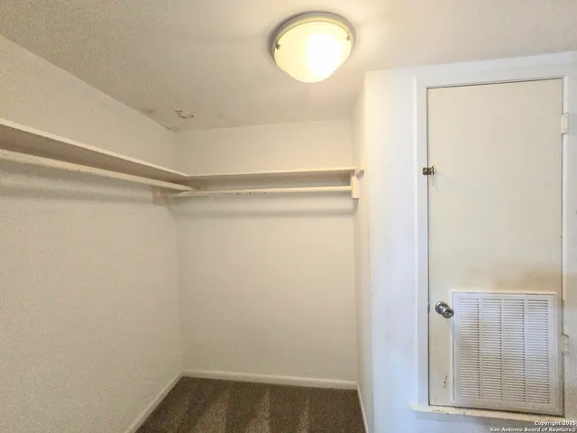 $2,000 | 3103 Eisenhauer Road, Unit J3, San Antonio, TX 78209