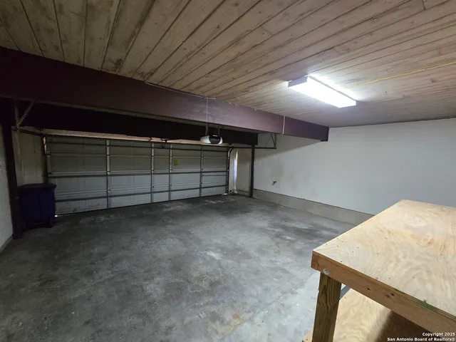 $2,000 | 3103 Eisenhauer Road, Unit J3, San Antonio, TX 78209