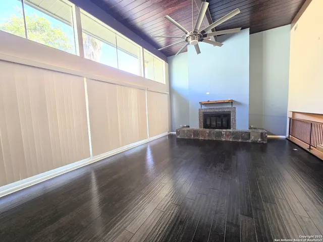 $2,000 | 3103 Eisenhauer Road, Unit J3, San Antonio, TX 78209