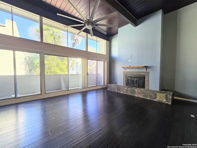 $2,000 | 3103 Eisenhauer Road, Unit J3, San Antonio, TX 78209