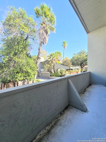 $2,000 | 3103 Eisenhauer Road, Unit J3, San Antonio, TX 78209