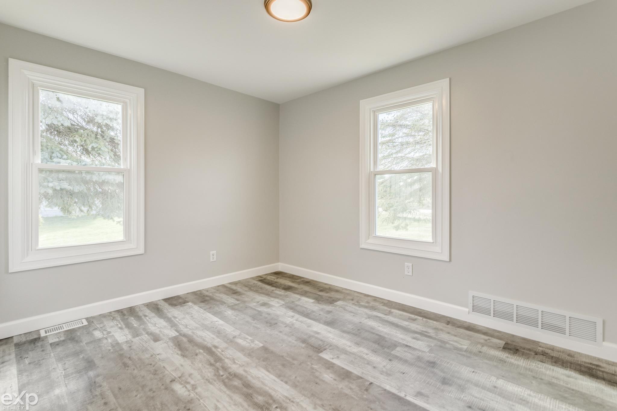 11152 Dunn Road Memphis, MI 48041 - Photo 14 of 53 50106125-13.JPG