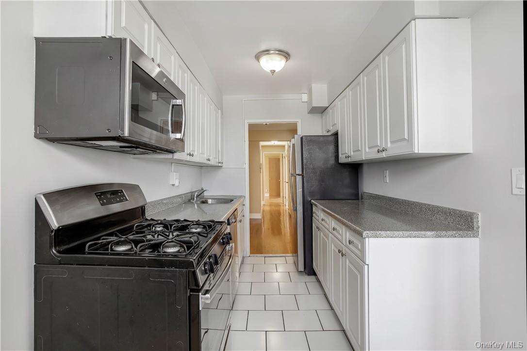 730 Pelham Road, Unit 3F New Rochelle, NY 10805 - Photo 7 of 26