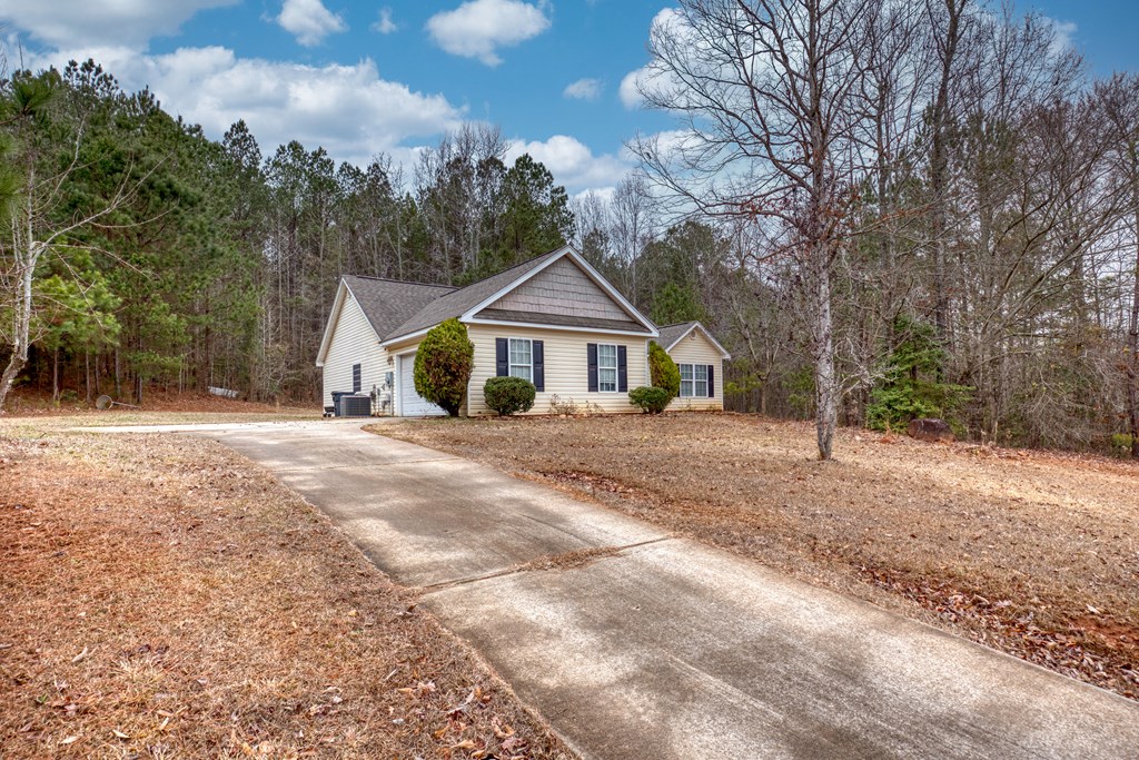 119 Cedar Ridge Drive LaGrange, GA 30241 - Photo 3 of 34