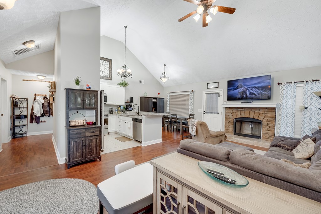 119 Cedar Ridge Drive LaGrange, GA 30241 - Photo 6 of 34