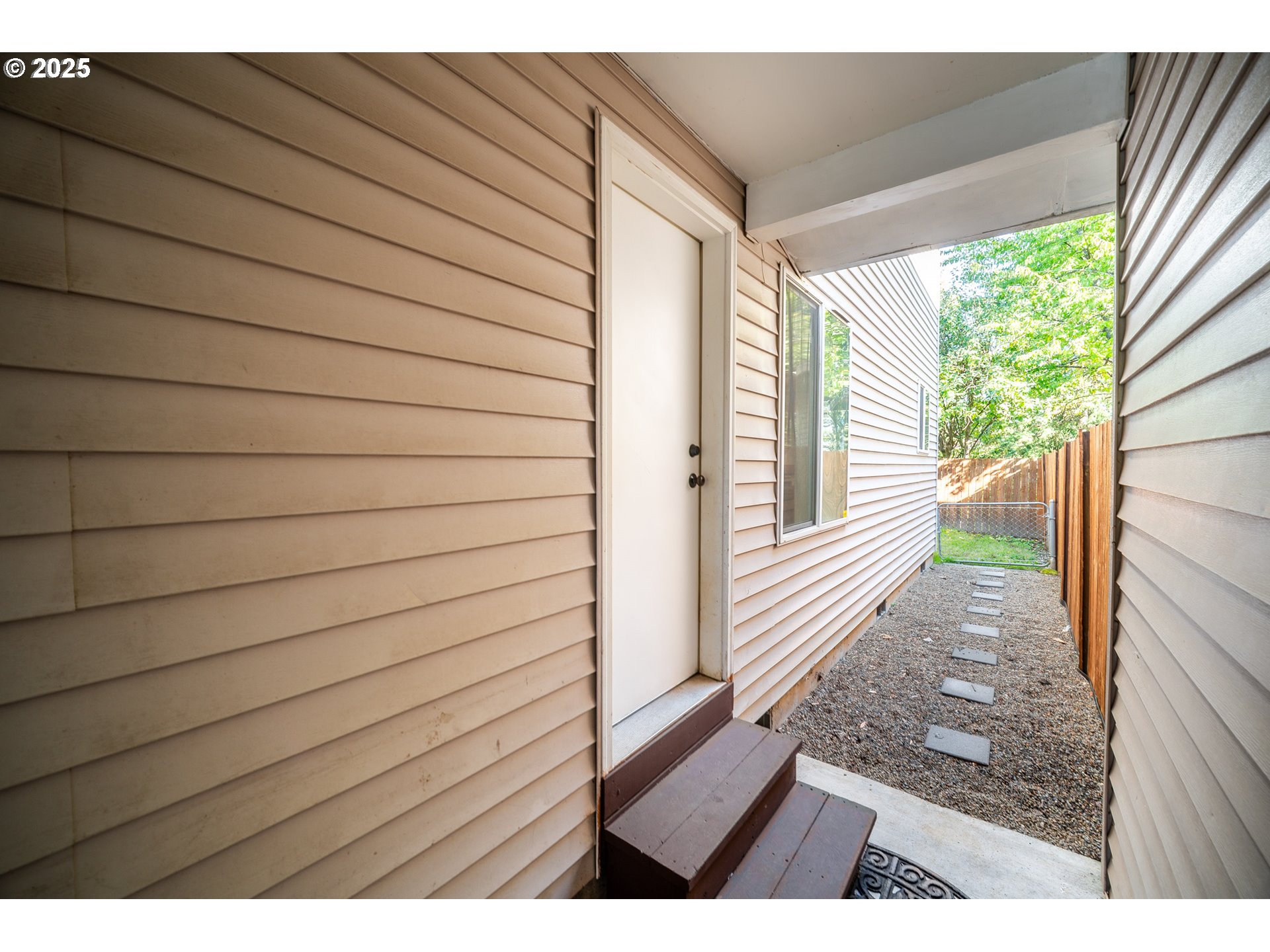 1407 Southwest 6th Avenue Battle Ground, WA 98604 - Photo 33 of 35 a view of a balcony with wooden floor and fence