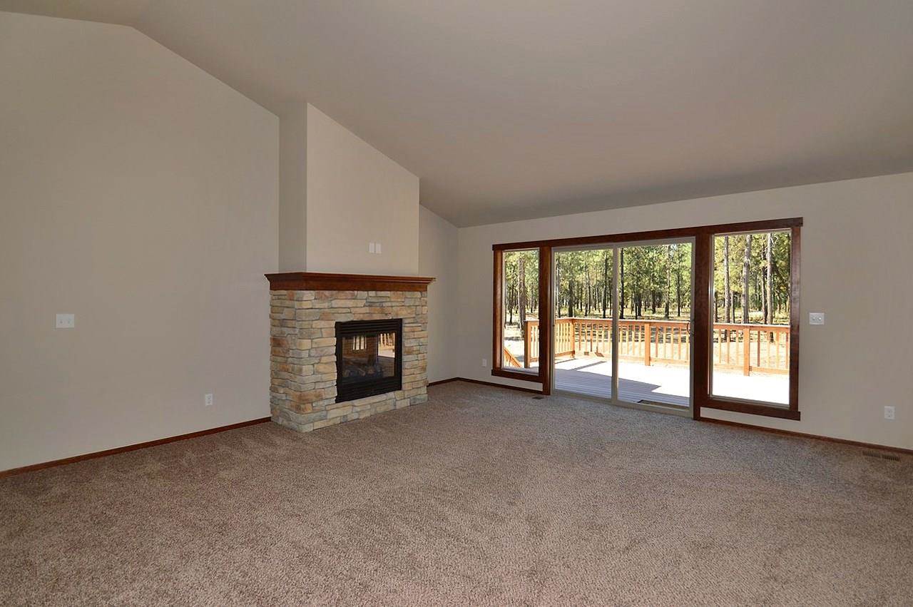 10702 South Cedar Road Spokane, WA 99224 - Photo 2 of 20