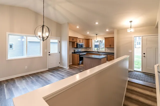 $341,800 | 2512 15th Street Southeast, Rochester, MN 55904