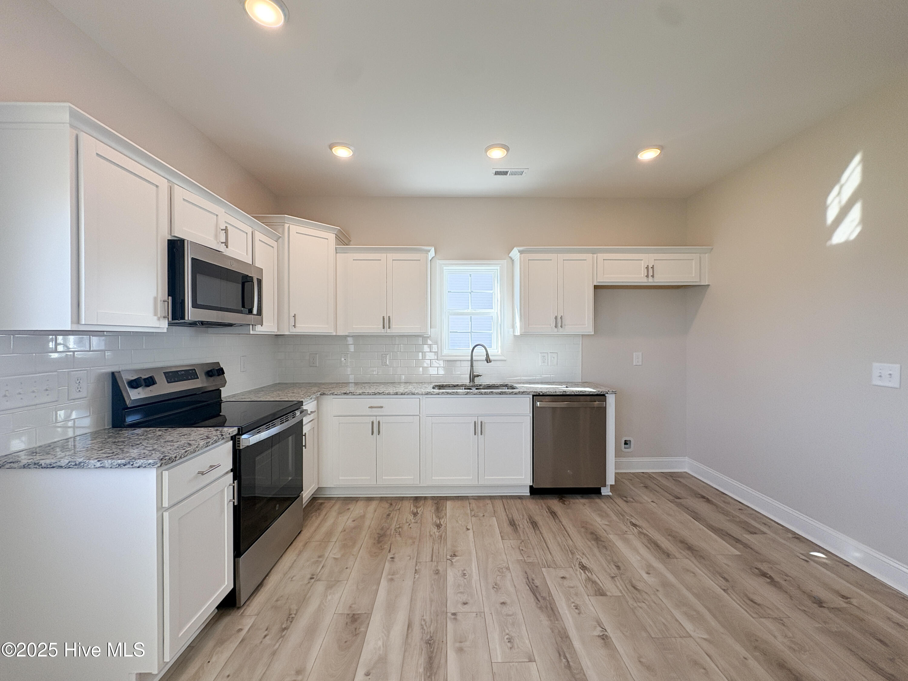 909 Wild Azalea Way Hubert, NC 28539 - Photo 12 of 30 IMG_8926