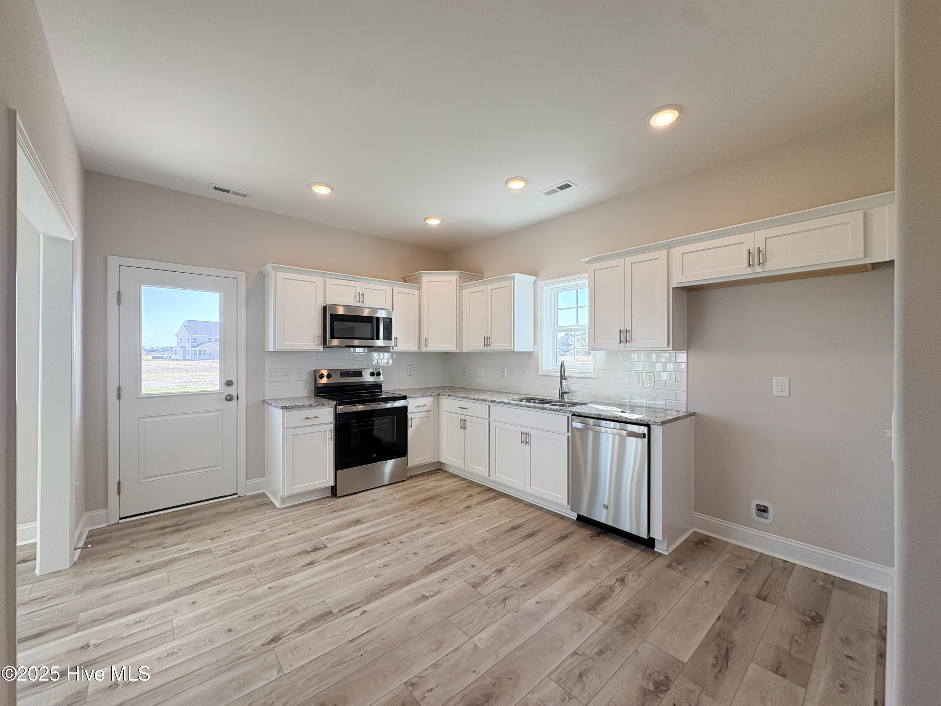 909 Wild Azalea Way Hubert, NC 28539 - Photo 8 of 30 IMG_8922