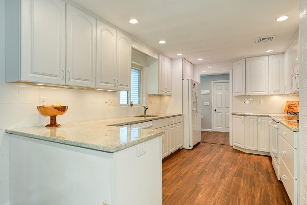 54 Bradford Road Framingham, MA 01701 - Photo 13 of 31 Gallery Image 13