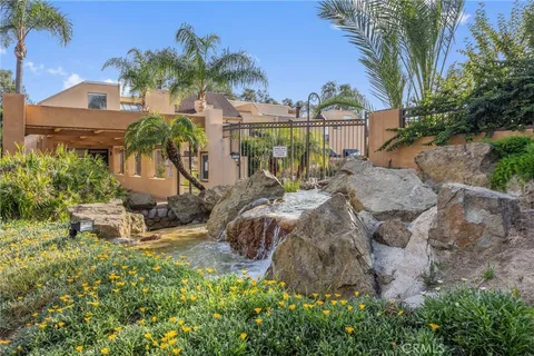 $629,900 | 25712 Le Parc, Unit 20, Lake Forest, CA 92630